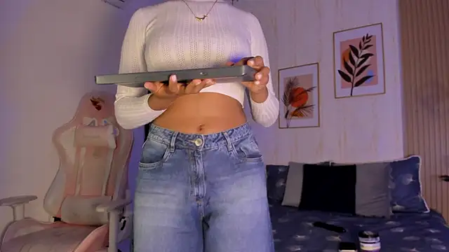 Snapshot of Ayleen_Dunkan chatting on October 25, 2025, 12:34 pm Ayleen Dunkan online show from October 25, 2025, 12:34 pm