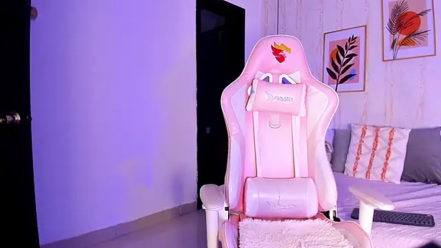 Snapshot of Ayleen_Dunkan chatting on November 4, 2025, 12:37 pm Ayleen Dunkan online show from November 4, 2025, 12:37 pm