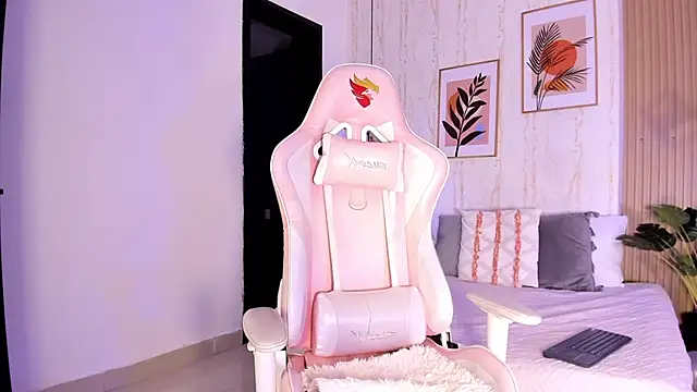 Snapshot of Ayleen_Dunkan chatting on November 7, 2025, 12:38 pm Ayleen Dunkan online show from November 7, 2025, 12:38 pm