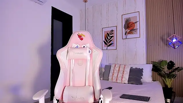 Snapshot of Ayleen_Dunkan chatting on November 12, 2025, 12:38 pm Ayleen Dunkan online show from November 12, 2025, 12:38 pm