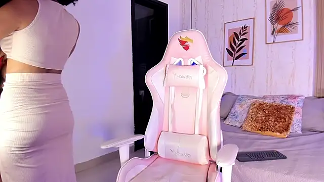 Snapshot of Ayleen_Dunkan chatting on November 15, 2025, 12:34 pm Ayleen Dunkan online show from November 15, 2025, 12:34 pm