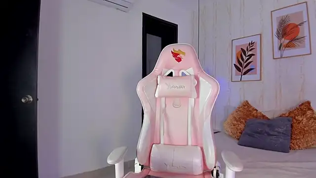 Snapshot of Ayleen_Dunkan chatting on November 30, 2025, 1:04 pm Ayleen Dunkan online show from November 30, 2025, 1:04 pm