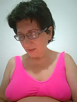 Snapshot of Vera_Elle chatting on July 13, 2026, 11:40 pm Vera Elle online show from July 13, 2026, 11:40 pm