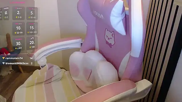 Snapshot of la_marseillaise chatting on December 19, 2025, 9:33 pm la marseillaise online show from December 19, 2025, 9:33 pm