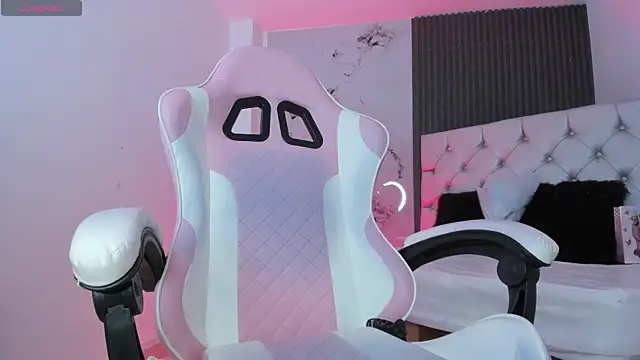 chloesagee online show from November 8, 2025, 11:47 pm