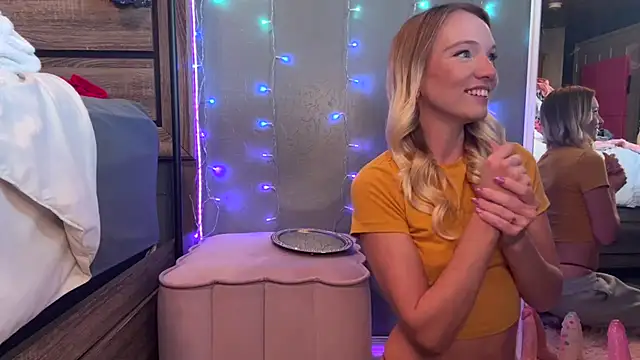 Snapshot of ajmiller25 chatting on November 3, 2025, 8:10 pm ajmiller25 online show from November 3, 2025, 8:10 pm