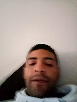 johan77esteban online show from February 12, 2026, 8:37 pm