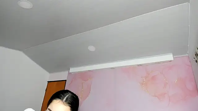 milk candy18 online show from October 22, 2025, 10:37 am