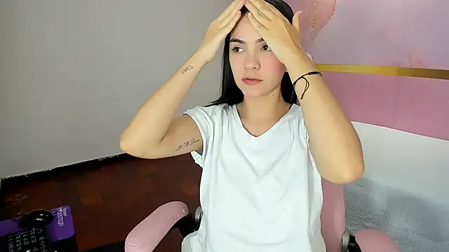 milk candy18 online show from November 5, 2025, 10:48 am