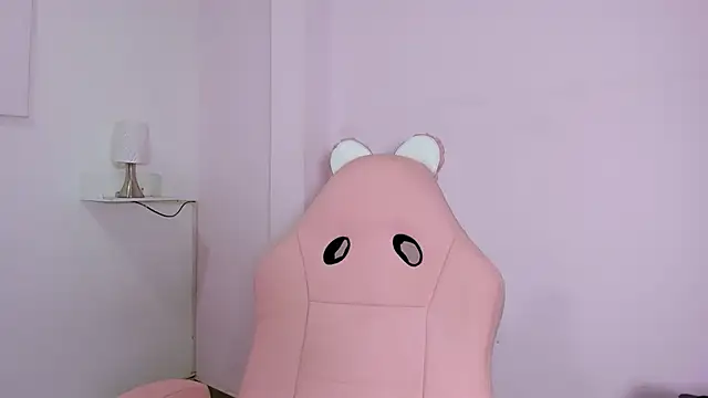 milk candy18 online show from November 22, 2025, 11:20 am