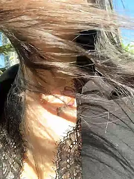 xtt1689999 online show from April 13, 2026, 3:23 am