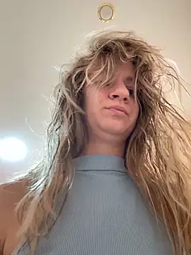 EvvaMur online show from November 7, 2025, 1:05 am