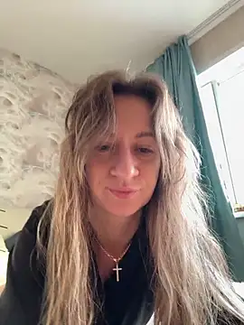 EvvaMur online show from March 5, 2026, 1:56 am