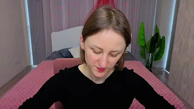 LuluChiiii online show from December 21, 2025, 12:12 pm