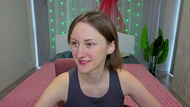 LuluChiiii online show from December 22, 2025, 10:56 am