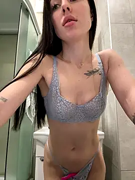 SakuraSara online show from November 25, 2025, 3:50 am