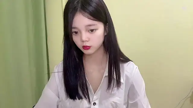 Nicole-13 online show from November 4, 2025, 10:14 am