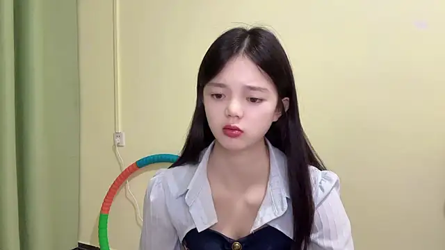 Nicole-13 online show from November 12, 2025, 10:48 am