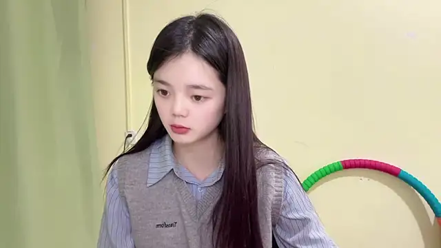 Snapshot of Nicole-13 chatting on January 6, 2026, 11:25 am Nicole-13 online show from January 6, 2026, 11:25 am