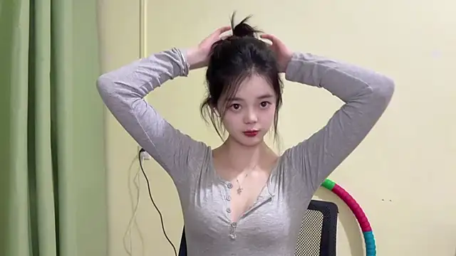 Snapshot of Nicole-13 chatting on January 7, 2026, 12:51 pm Nicole-13 online show from January 7, 2026, 12:51 pm