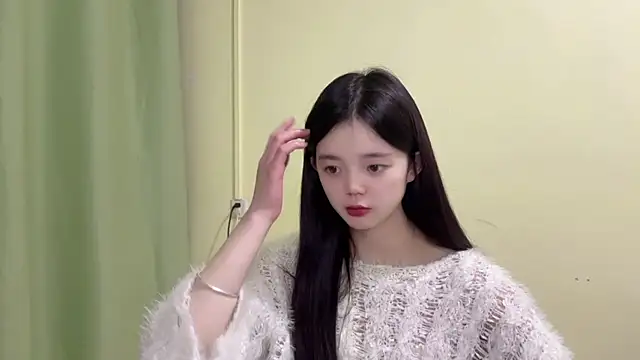 Snapshot of Nicole-13 chatting on January 8, 2026, 12:40 pm Nicole-13 online show from January 8, 2026, 12:40 pm