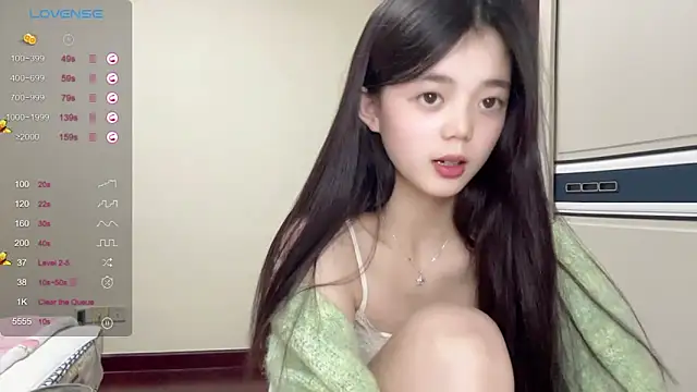 Snapshot of Nicole-13 chatting on March 5, 2026, 12:34 pm Nicole-13 online show from March 5, 2026, 12:34 pm