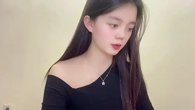 Snapshot of Nicole-13 chatting on March 22, 2026, 1:36 pm Nicole-13 online show from March 22, 2026, 1:36 pm