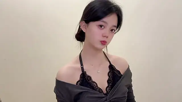 Snapshot of Nicole-13 chatting on March 24, 2026, 12:32 pm Nicole-13 online show from March 24, 2026, 12:32 pm