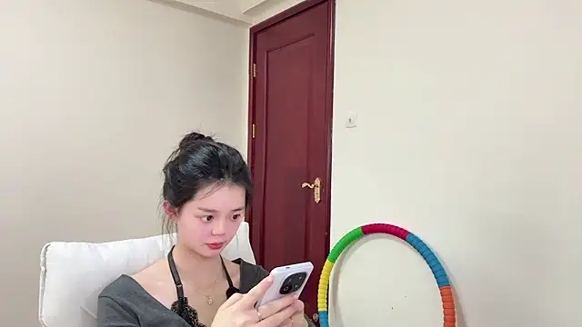 Snapshot of Nicole-13 chatting on April 13, 2026, 1:33 am Nicole-13 online show from April 13, 2026, 1:33 am