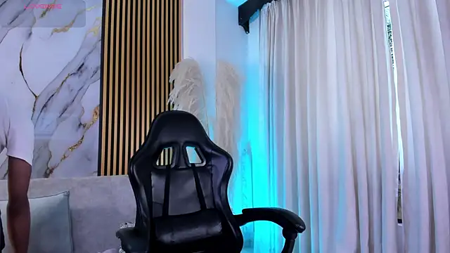 Snapshot of JulienSaint chatting on April 30, 2026, 12:00 pm JulienSaint online show from April 30, 2026, 12:00 pm