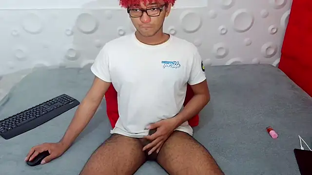 felipecams123 online show from December 3, 2025, 1:46 am