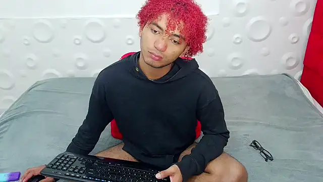 felipecams123 online show from December 5, 2025, 1:47 am