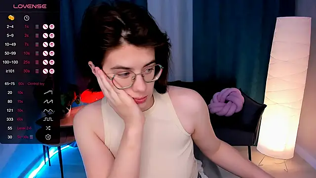 Snapshot of BellaCaress chatting on November 19, 2025, 2:22 am BellaCaress online show from November 19, 2025, 2:22 am