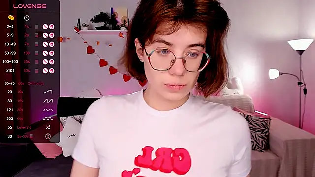 Snapshot of BellaCaress chatting on November 29, 2025, 2:25 am BellaCaress online show from November 29, 2025, 2:25 am