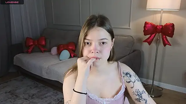 patriciapink online show from March 16, 2026, 8:07 am