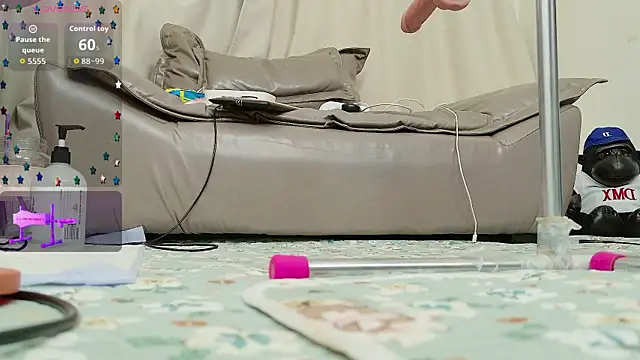 Snapshot of fox-yiyi chatting on April 8, 2026, 7:52 am fox-yiyi online show from April 8, 2026, 7:52 am