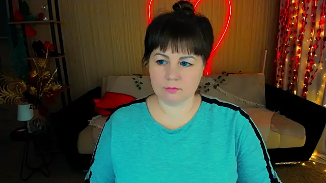 CrystaalStaar online show from March 19, 2026, 6:34 pm