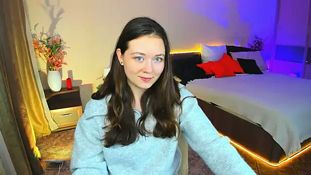 AlluringLookk online show from November 6, 2025, 12:06 pm