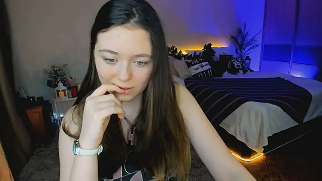 AlluringLookk online show from December 16, 2025, 1:16 pm