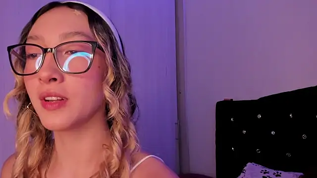 LauMiller online show from October 23, 2025, 12:10 am