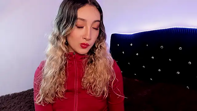 LauMiller online show from December 14, 2025, 12:38 am