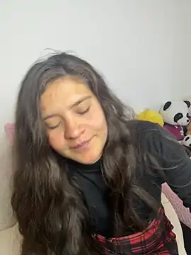 Emilyybennet  online show from November 7, 2025, 10:10 pm