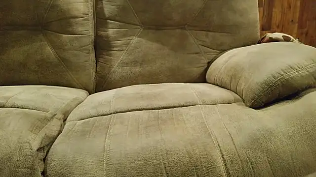 Snapshot of herguiltypleasure chatting on March 29, 2026, 12:43 am herguiltypleasure online show from March 29, 2026, 12:43 am