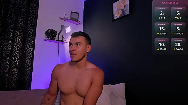 MarkSantozz online show from April 7, 2026, 9:15 pm