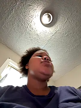 Snapshot of chocolate_bella chatting on November 12, 2025, 8:52 pm chocolate bella online show from November 12, 2025, 8:52 pm