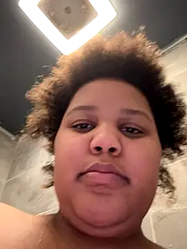 Snapshot of chocolate_bella chatting on November 25, 2025, 6:30 pm chocolate bella online show from November 25, 2025, 6:30 pm