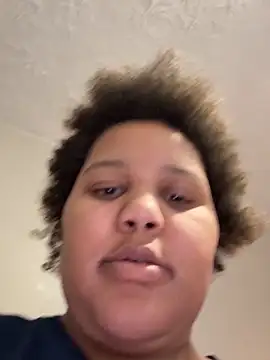 Snapshot of chocolate_bella chatting on November 26, 2025, 7:15 pm chocolate bella online show from November 26, 2025, 7:15 pm