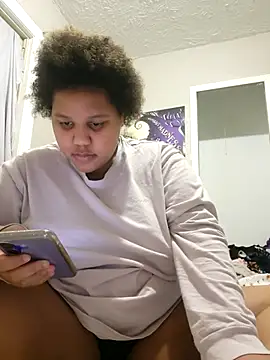 Snapshot of chocolate_bella chatting on December 4, 2025, 11:24 pm chocolate bella online show from December 4, 2025, 11:24 pm