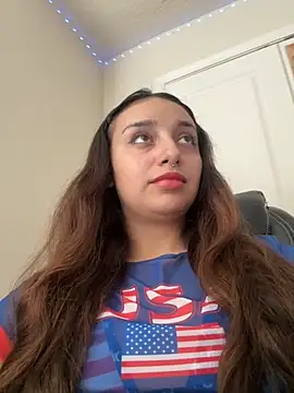 CharmingMaddie online show from November 4, 2025, 3:11 pm