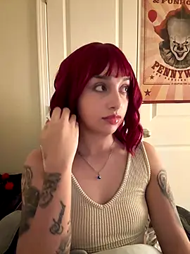 CharmingMaddie online show from December 21, 2025, 6:42 am